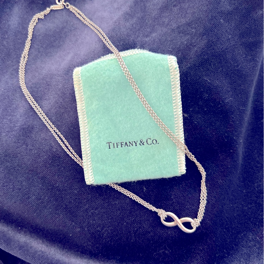 Authentic vintage Tiffany & Co Sterling Silver Infinity Necklace